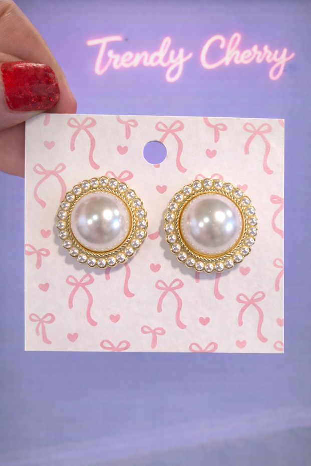 Double lined Pearl earrings