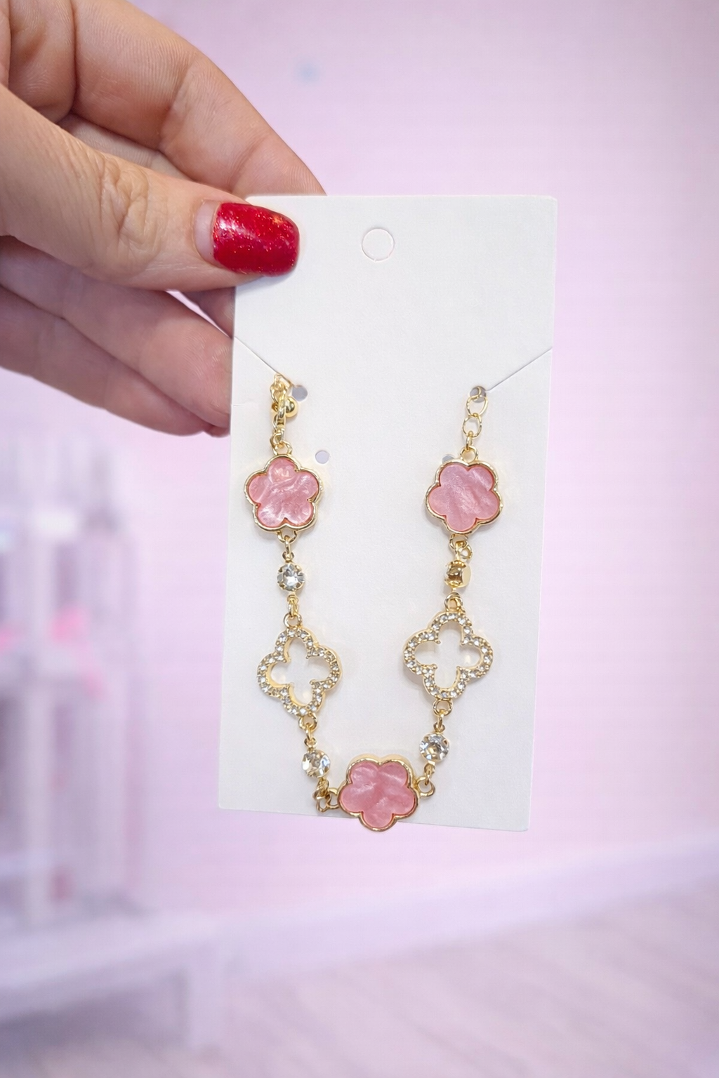 Romantic Elegant, Lucky Hollow Four-Leaf Clover & Five-Leaf Clover Pendant bracelet