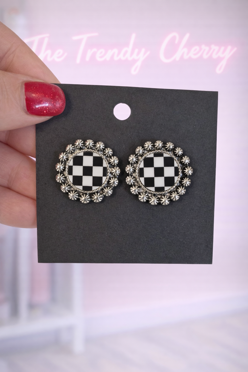 Checkered circle earrings