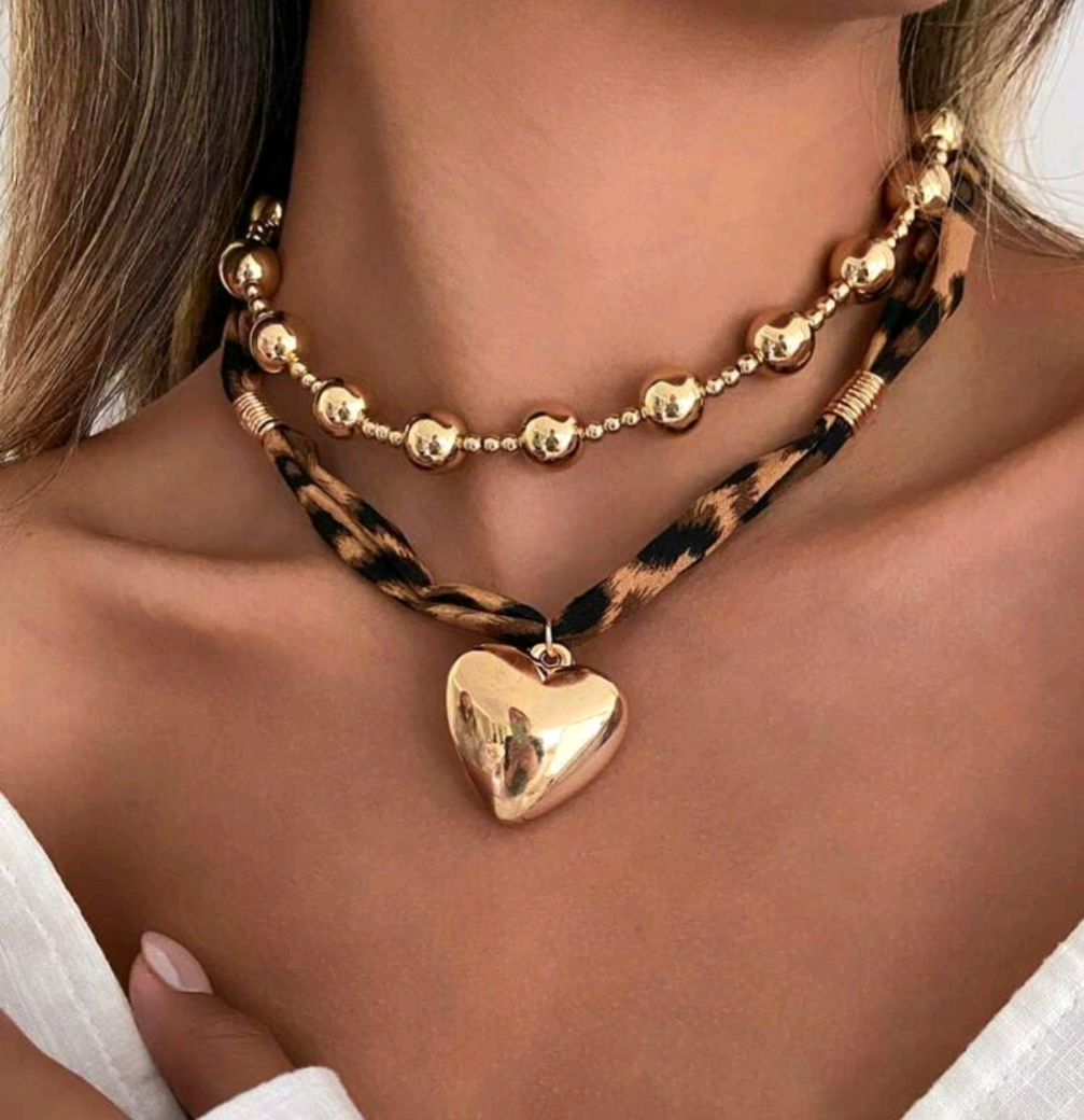 Trending Chuncky Necklace Set - leopard heart