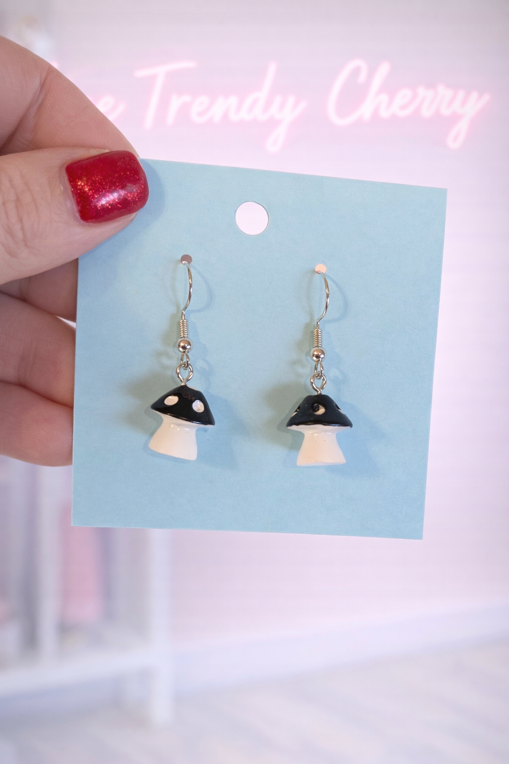 Black mushroom to earrings