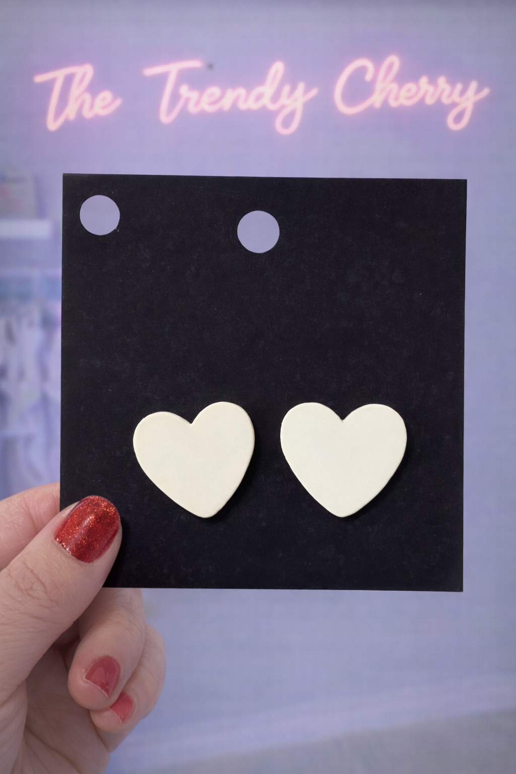 Simple White heart stuff earrings