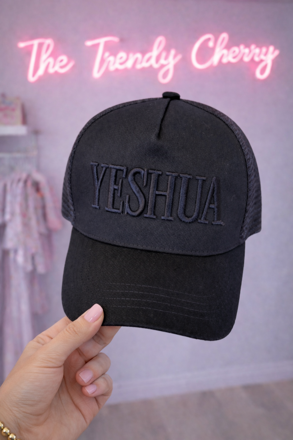 Yeshua black trucker hat